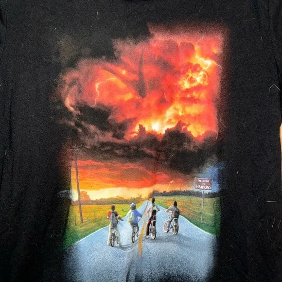 Stranger Things 3 T-Shirt Bundle: Small Medium and Large - Picture 6 of 8